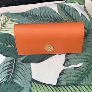 Tory Burch sunglass case classic